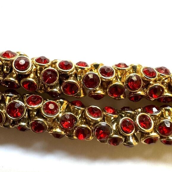 Red and gold tone round magnetic bracelet - Picture 5 of 8